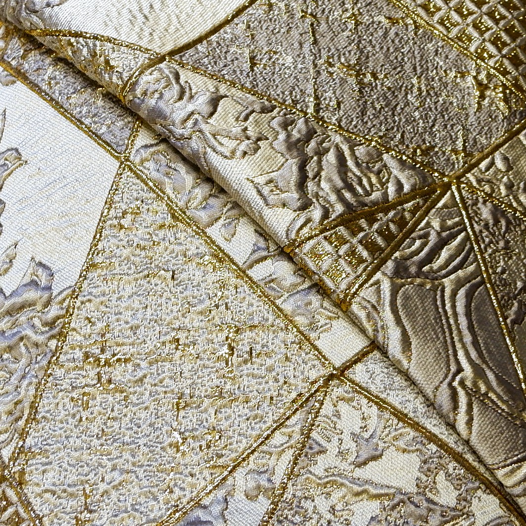 57.15315.008 Jacquard Trinity zilver-goud